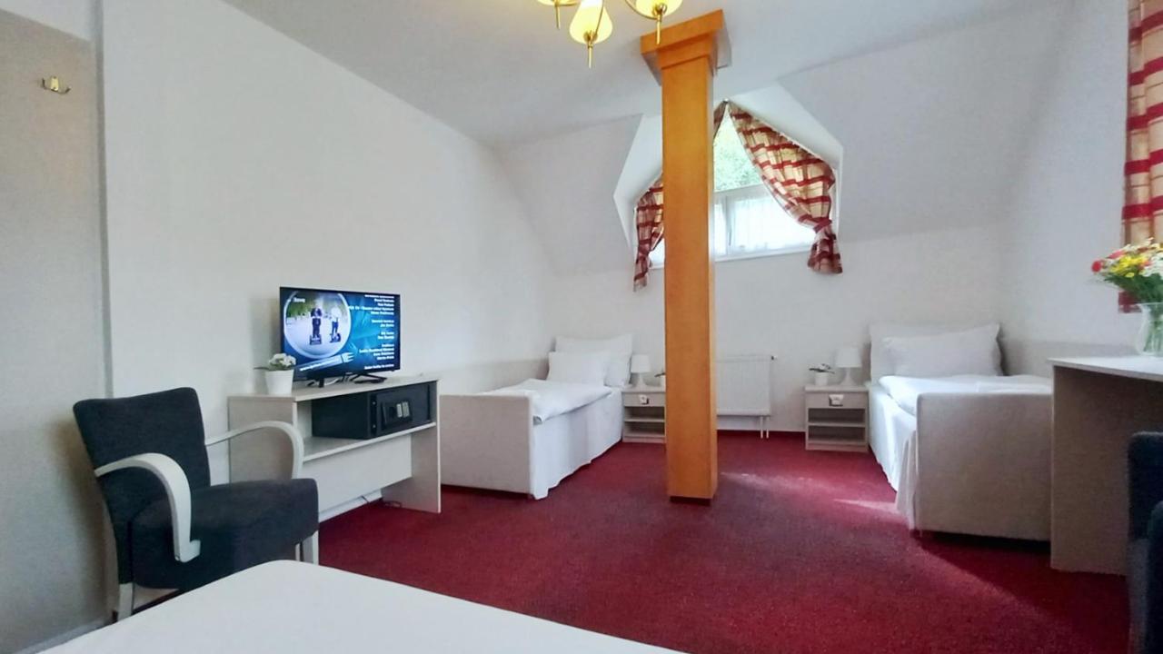 Hotel Hradec Spindleruv Mlyn Bagian luar foto