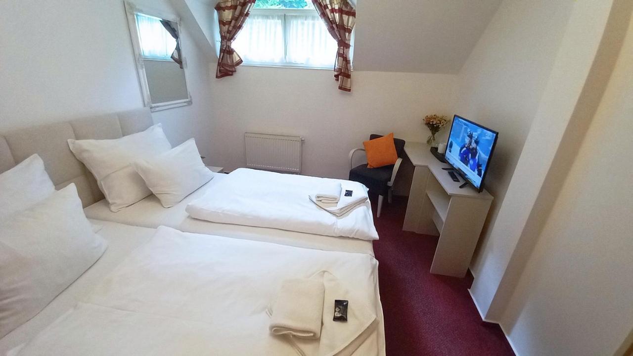 Hotel Hradec Spindleruv Mlyn Bagian luar foto