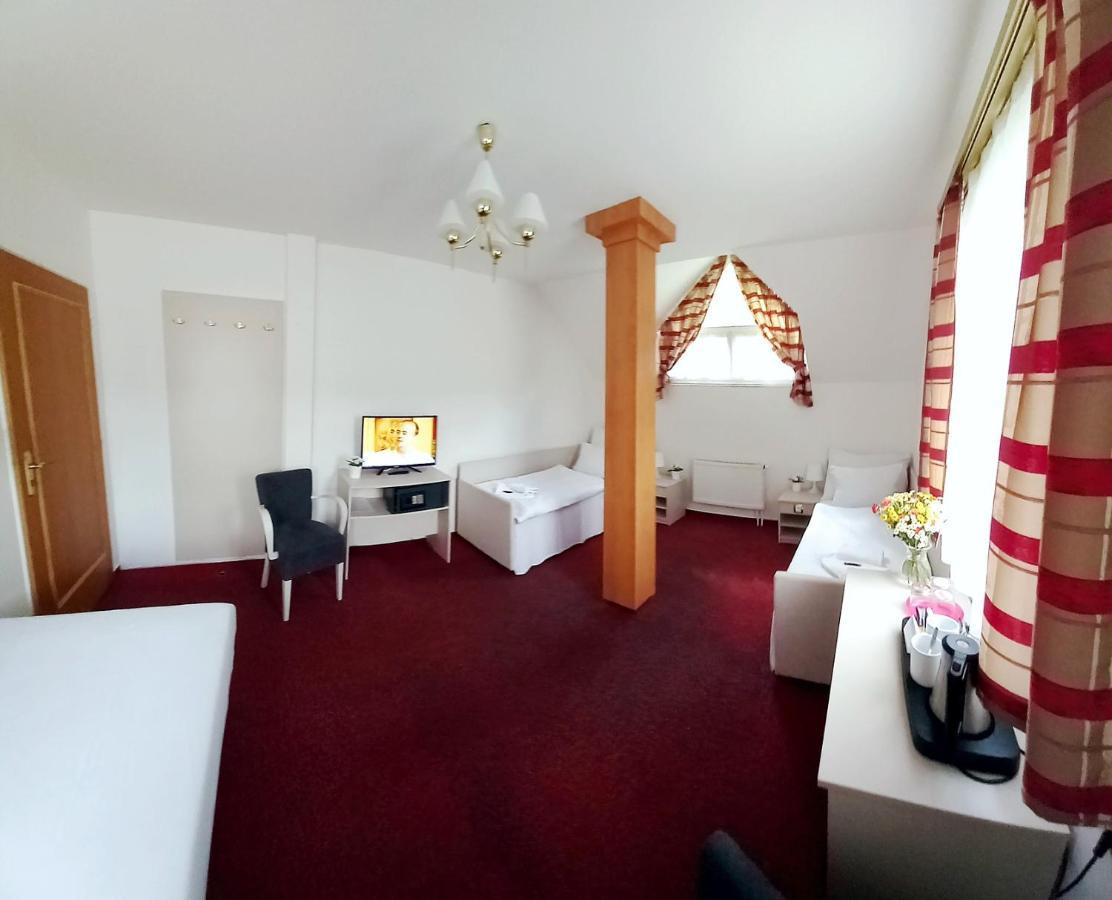 Hotel Hradec Spindleruv Mlyn Bagian luar foto