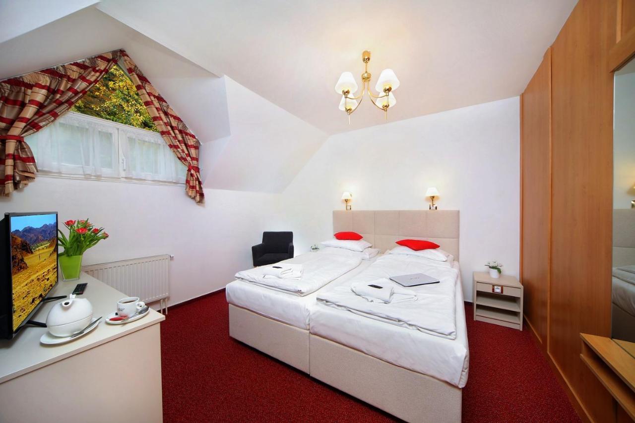 Hotel Hradec Spindleruv Mlyn Bagian luar foto