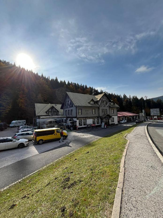 Hotel Hradec Spindleruv Mlyn Bagian luar foto